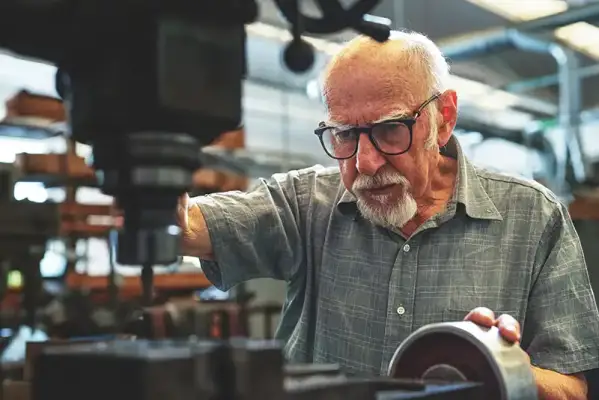 Franco Cottarelli – The Story of a Craftsman - Franco Cottarelli: Fly Tying Vises, Inventions &amp; Story